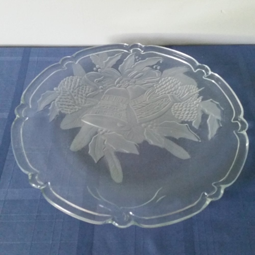Vintage Holiday Christmas Cake Plate 12.5" Frosted Glass